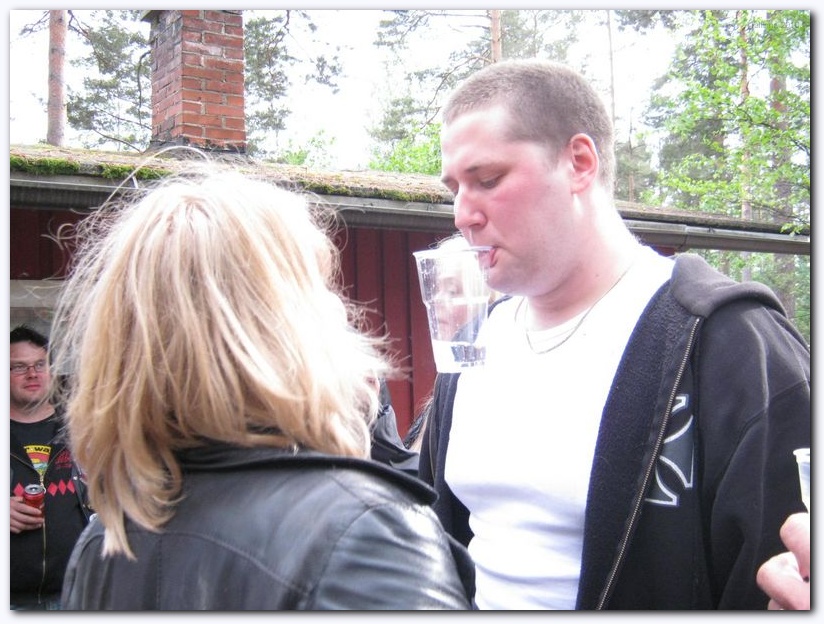 802x601 pixels (195K)